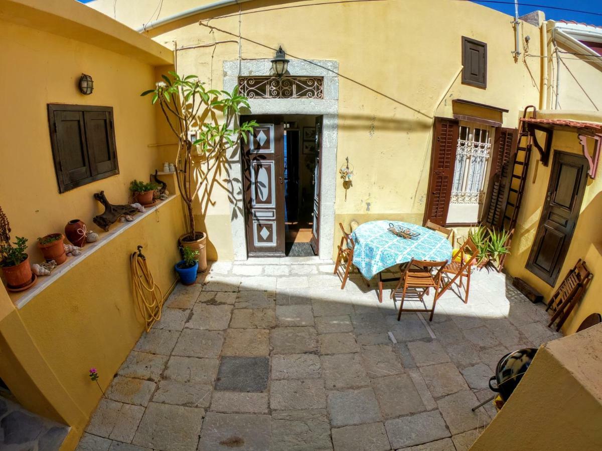 Villa Moschos Mansion à Symi Extérieur photo
